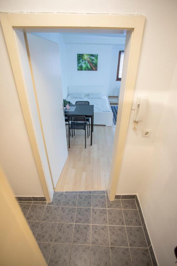Appartamento Old Town Studio Hall in Tirol Esterno foto